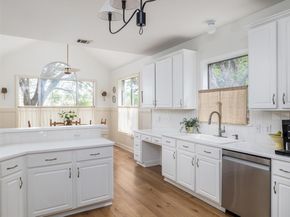 300 N Carriage Hills DR, Georgetown TX 78626