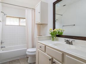 300 N Carriage Hills DR, Georgetown TX 78626