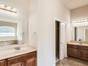 7701 Crackling Creek DR, Austin TX 78736