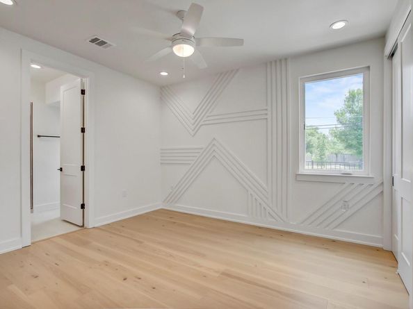 4127 E 12th ST 8, Austin TX 78721