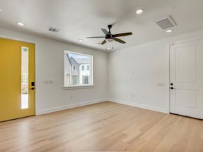 4127 E 12th ST 8, Austin TX 78721