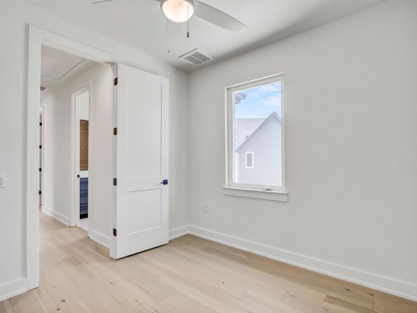 4127 E 12th ST 8, Austin TX 78721