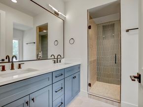 4127 E 12th ST 8, Austin TX 78721