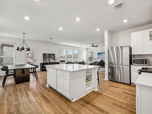 12720 Oxford Vineyard LN, Manor TX 78653
