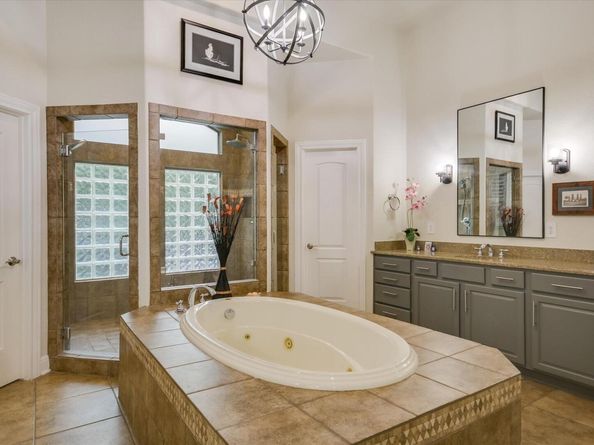 105 Whitley DR, Austin TX 78738