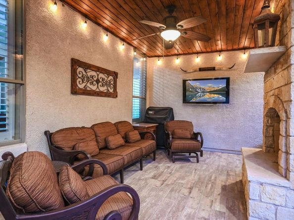 105 Whitley DR, Austin TX 78738