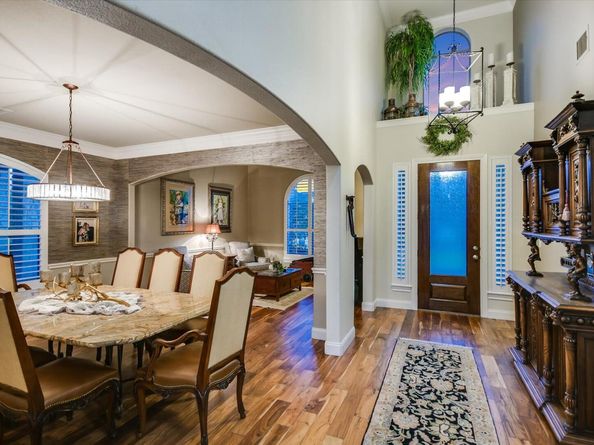 105 Whitley DR, Austin TX 78738