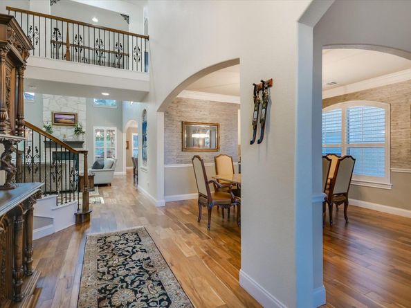 105 Whitley DR, Austin TX 78738