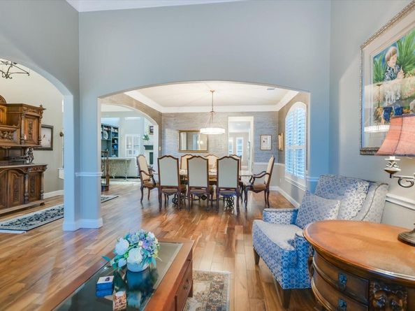 105 Whitley DR, Austin TX 78738