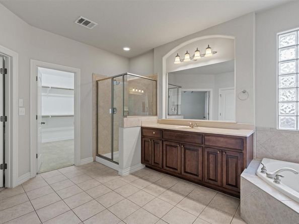 1240 Pine Forest CIR, Round Rock TX 78665