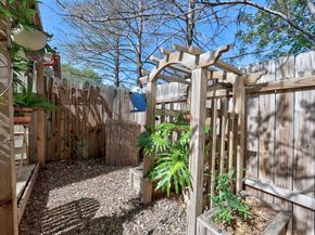 8906 Parkfield DR B, Austin TX 78758