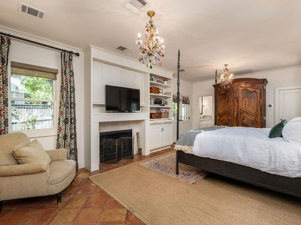 2825 Shoal Crest Ave, Austin TX 78705