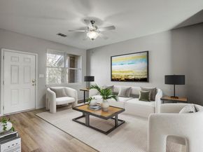 512 Eberhart LN 1207, Austin TX 78745