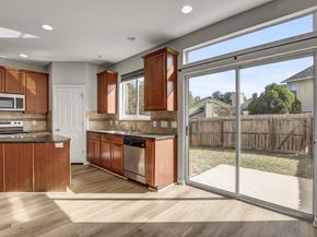 512 Eberhart LN 1207, Austin TX 78745