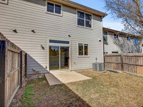 512 Eberhart LN 1207, Austin TX 78745