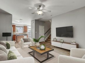 512 Eberhart LN 1207, Austin TX 78745