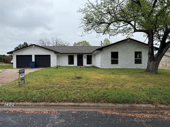 1402 Cardinal Hill DR