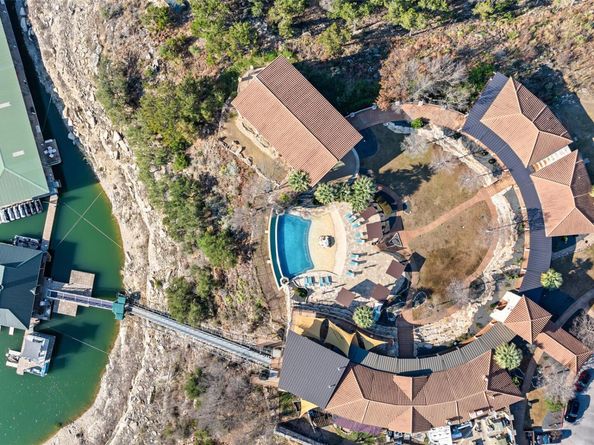 206 Tumbling Stream CV, Lakeway TX 78734