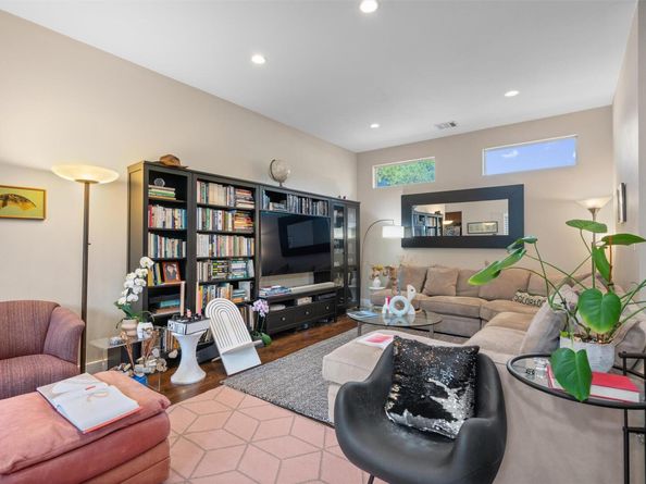 1915 Pasadena DR, Austin TX 78757