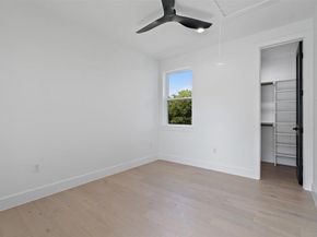 501 E Burton ST, Manor TX 78653