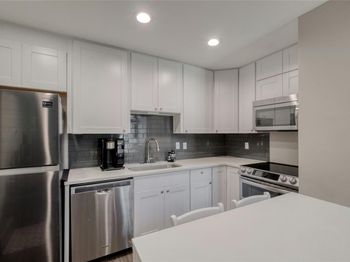 935 La Posada DR