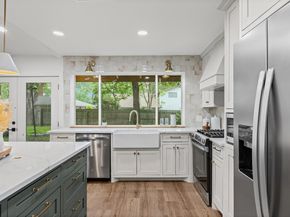 9219 Hunters TRCE E, Austin TX 78758