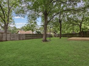 9219 Hunters TRCE E, Austin TX 78758
