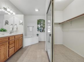 18906 Venture DR, Point Venture TX 78645