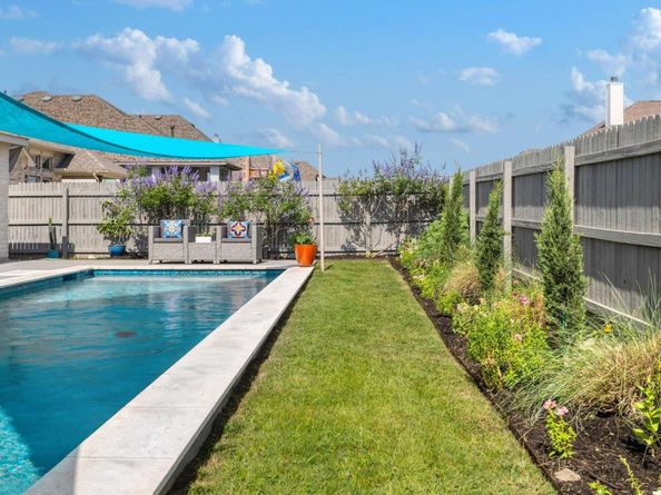 132 Lockhart DR, Liberty Hill TX 78642