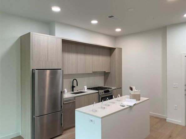 2209 S 1st ST 113, Austin TX 78704