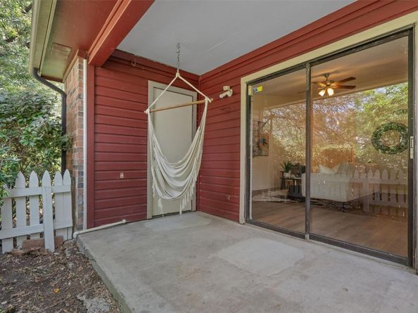 1601 FaroDr 1102, Austin TX 78741
