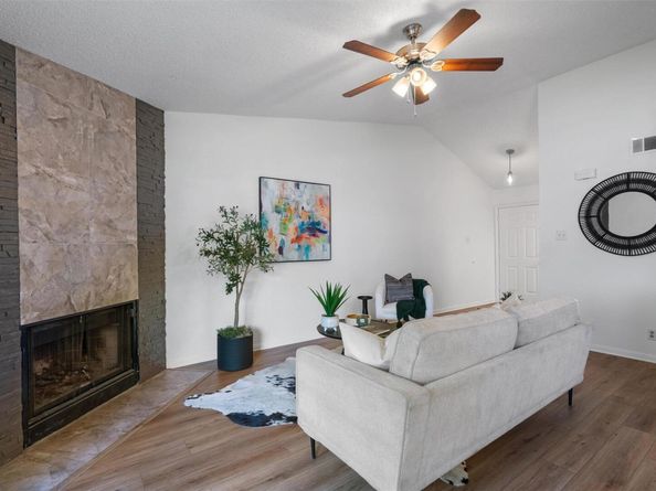 1601 FaroDr 1102, Austin TX 78741