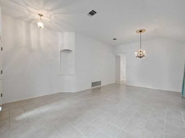 9401 Notches DR, Austin TX 78748