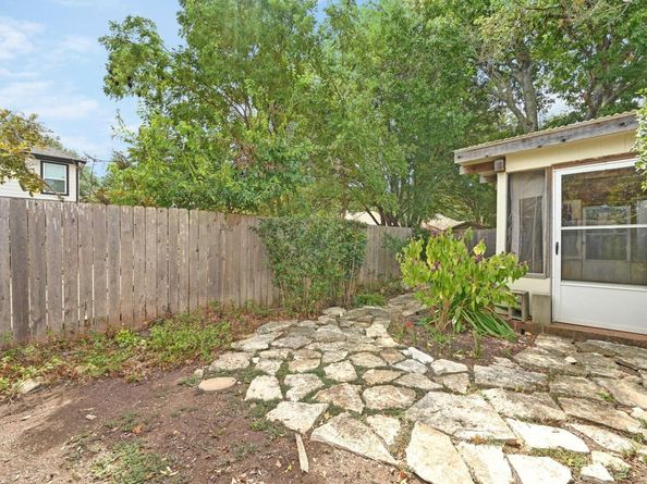 9401 Notches DR, Austin TX 78748