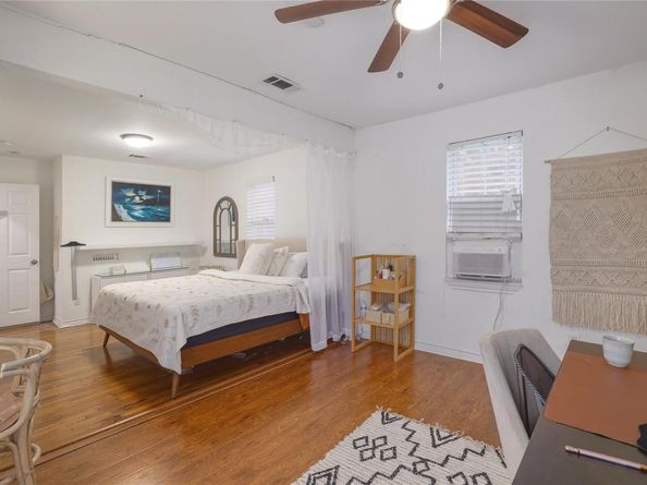 1406 Webberville RD, Austin TX 78721