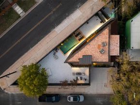 2302 E 11th ST, Austin TX 78702