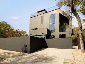 2302 E 11th ST, Austin TX 78702