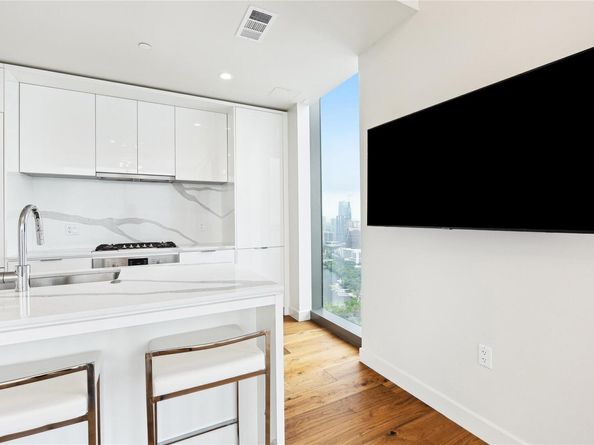 44 East Ave 4104, Austin TX 78701