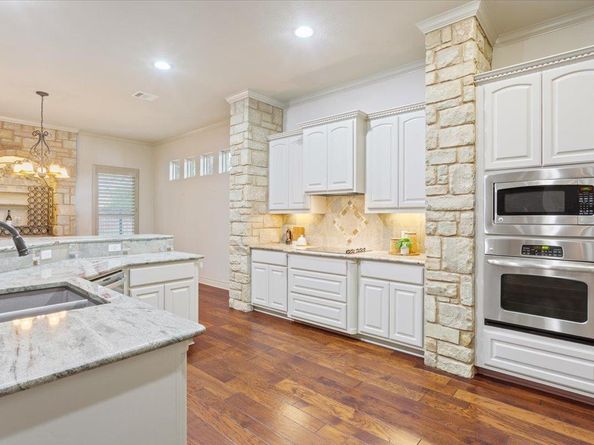 1102 Prairie Dunes DR, Georgetown TX 78628