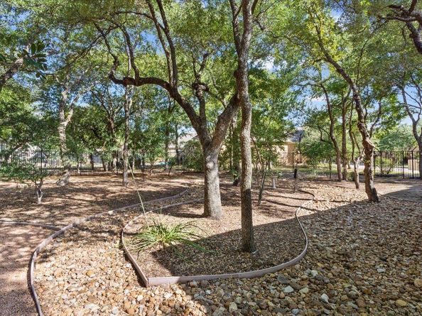 1102 Prairie Dunes DR, Georgetown TX 78628