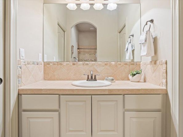 1102 Prairie Dunes DR, Georgetown TX 78628