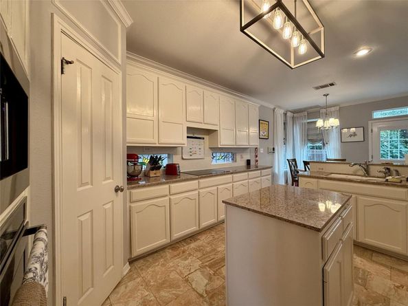12600 Schreiner CT, Austin TX 78732