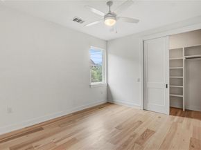 4127 E 12th ST 2, Austin TX 78721