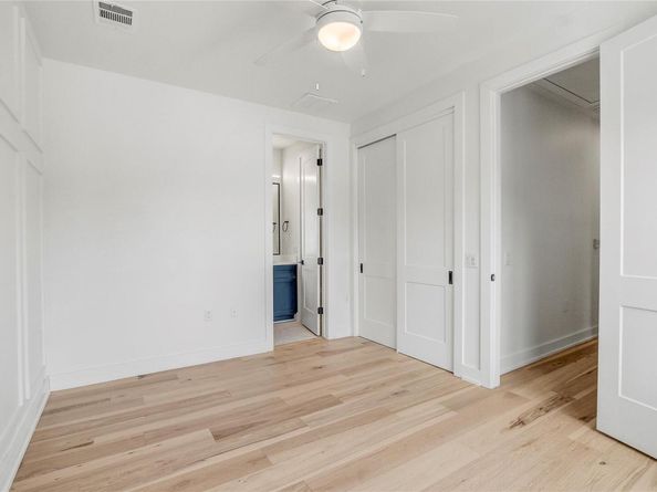 4127 E 12th ST 2, Austin TX 78721