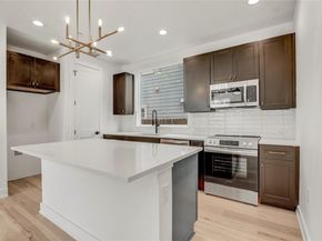 4127 E 12th ST 2, Austin TX 78721