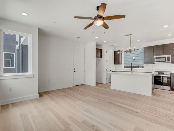 4127 E 12th ST 2, Austin TX 78721