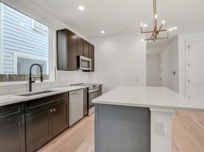 4127 E 12th ST 2, Austin TX 78721
