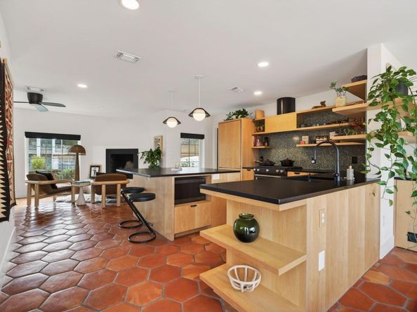 1712 Giles ST, Austin TX 78722