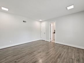 911 Acorn Oaks DR, Austin TX 78745