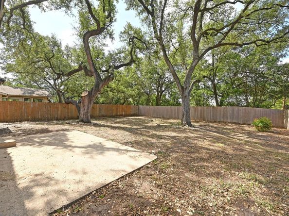 911 Acorn Oaks DR, Austin TX 78745
